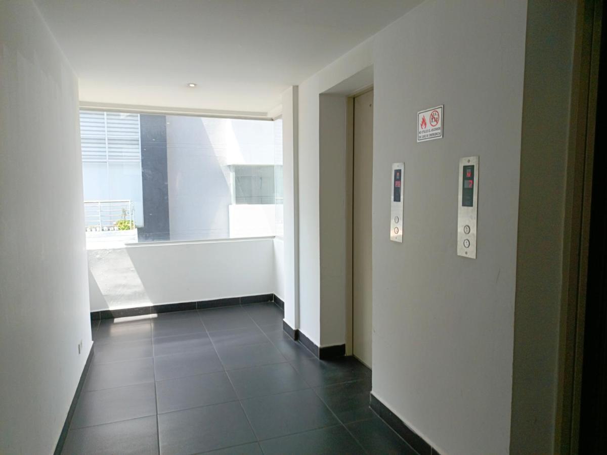 Apartamento LA MARISCAL, Sector Plaza Foch - Piso 7 - Balcón Quito Exterior foto