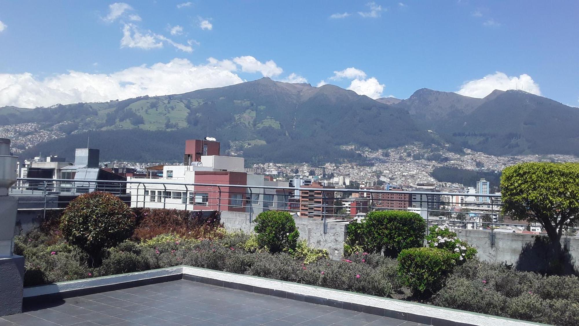 Apartamento LA MARISCAL, Sector Plaza Foch - Piso 7 - Balcón Quito Exterior foto